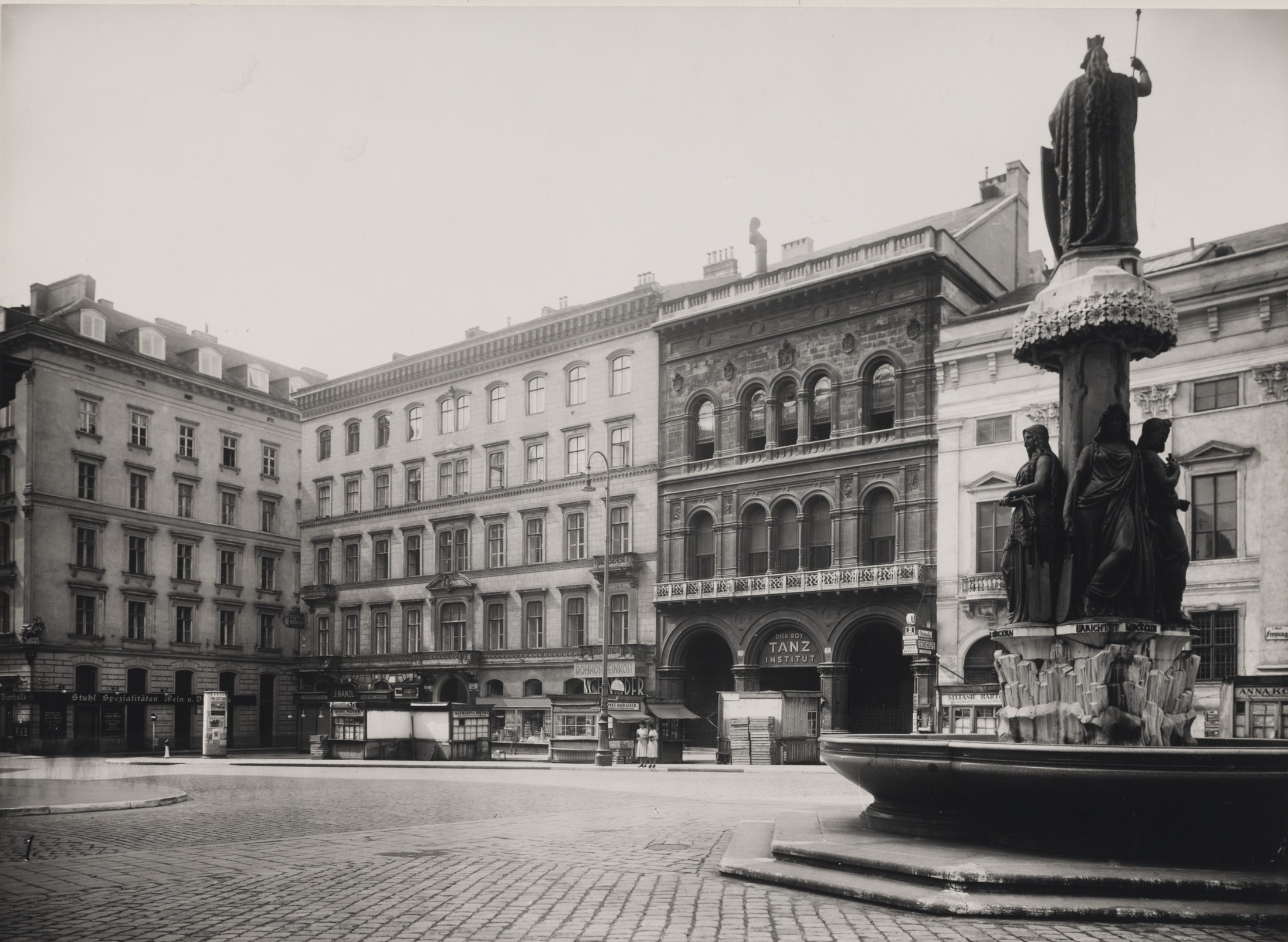 Freyung 1, 2 und Austriabrunnen 1941[3]