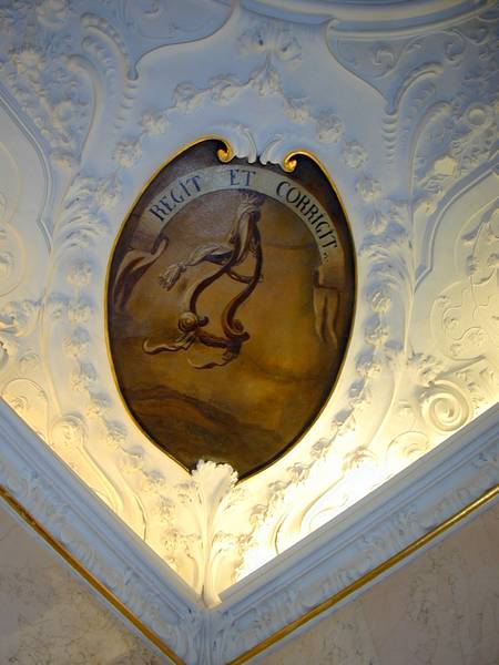 Er regiert und korrigiert