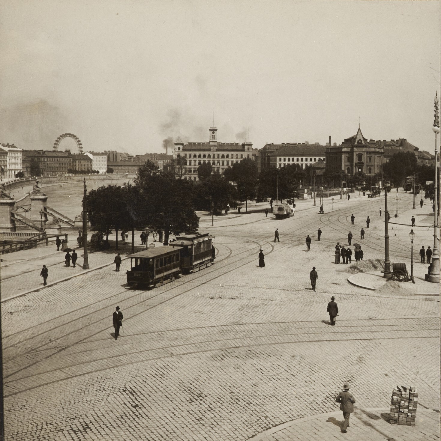 1904, bei Bau der Urania[2]