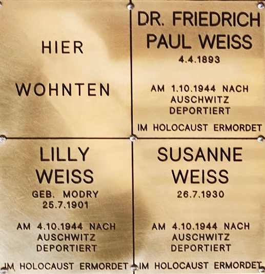 Zedlitzgasse 8 Stein der Erinnerung.jpg