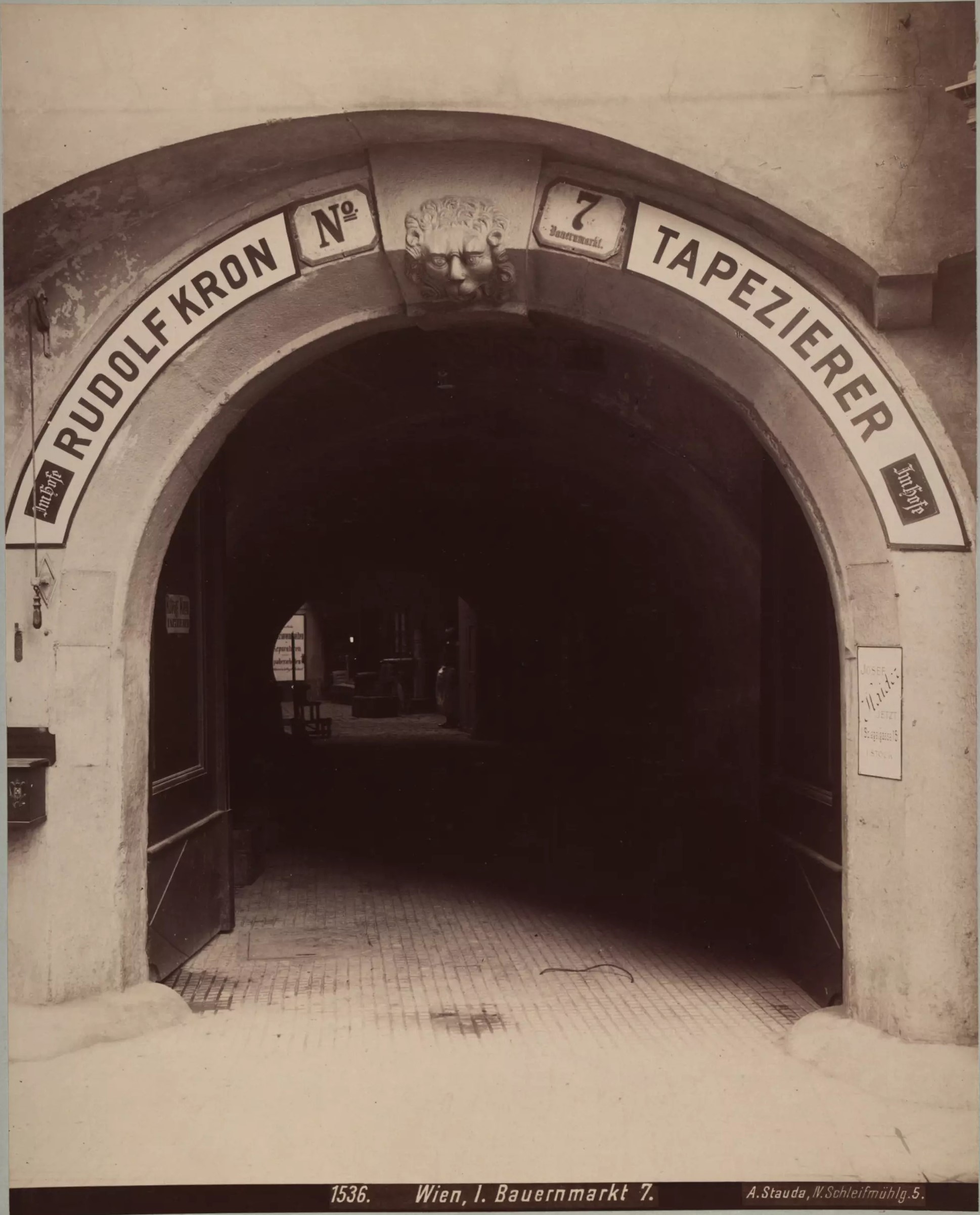 Tor von Bauernmarkt 7 um 1902 [3]