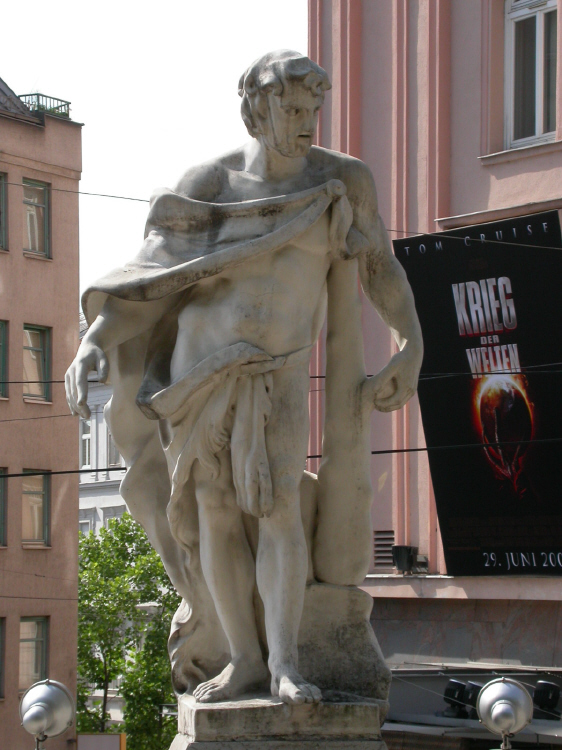 Lazanskyhaus, Statue 2.jpg