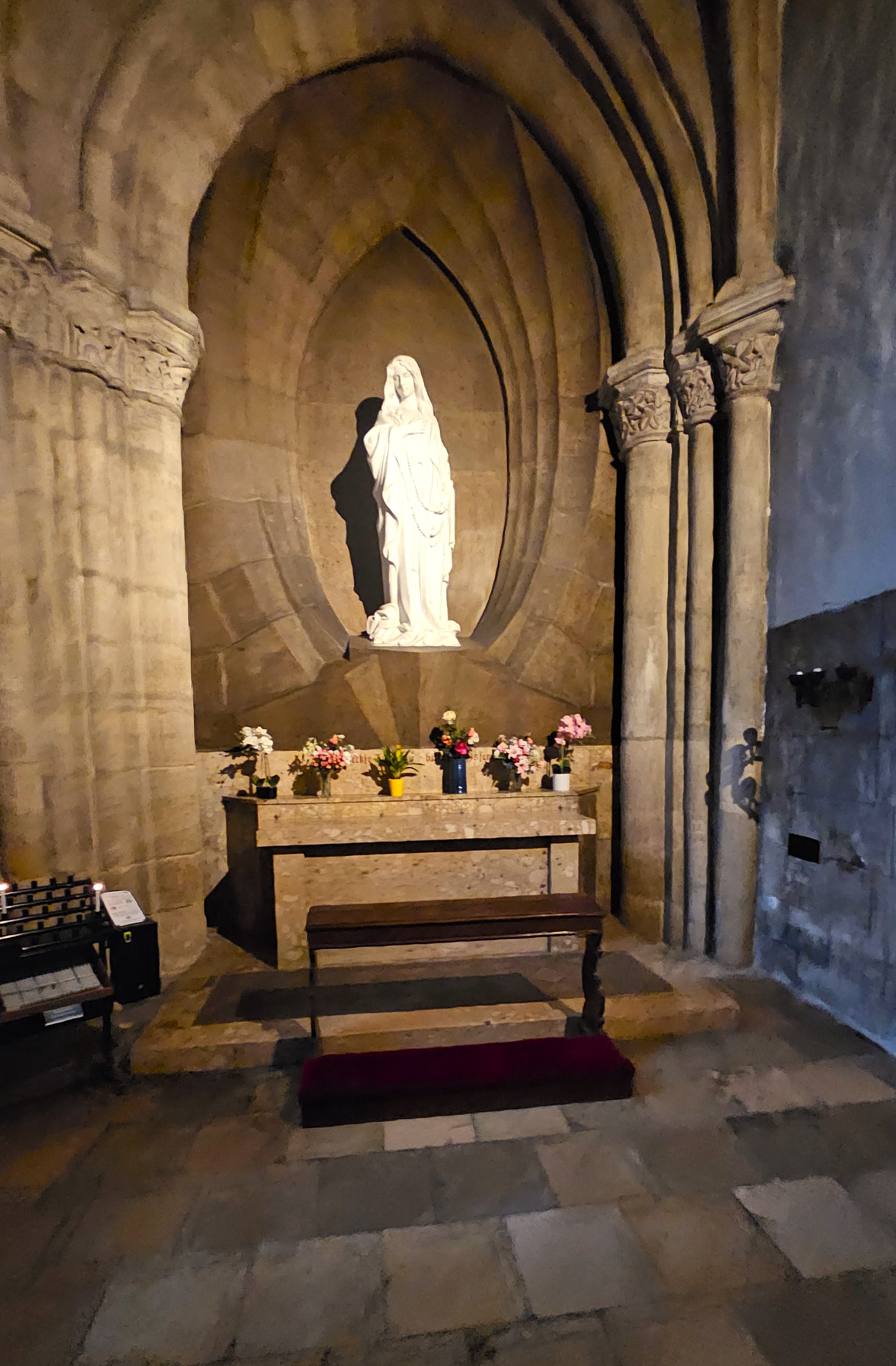 Lourdesstatue (Maria von Lourdes) in der Turmkapelle der Michaelerkirche Wien