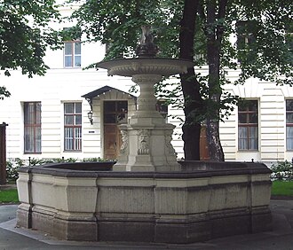 Delphinbrunnen