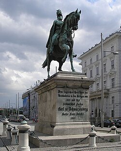 Schwarzenberg monument Vienna June 2006 471.jpg