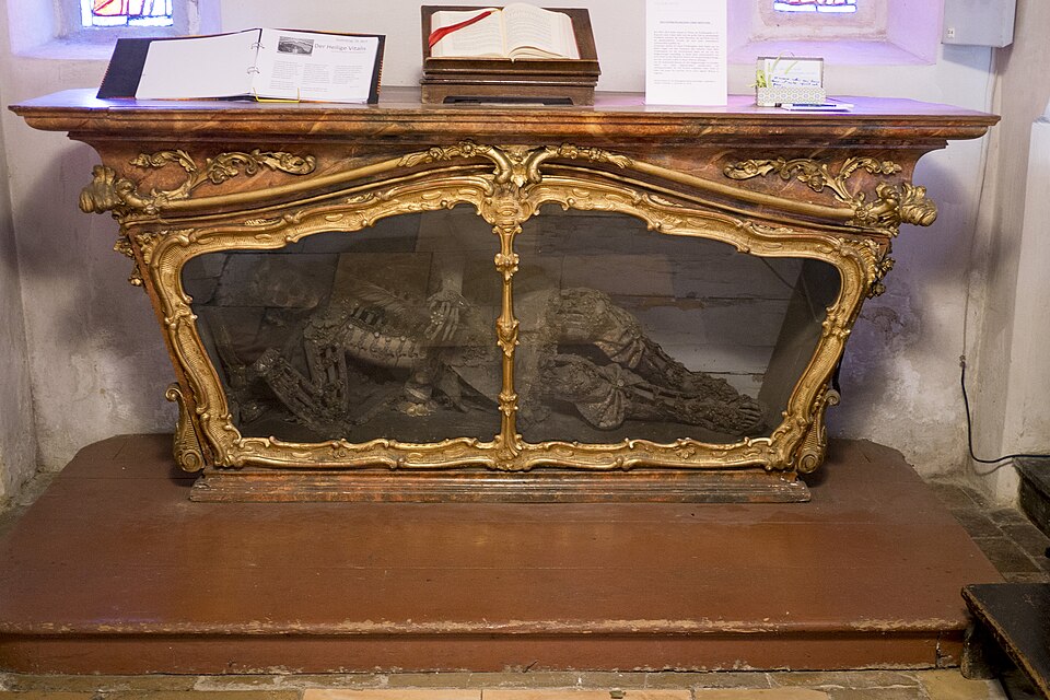 Datei:Ruprechtskirche Vitalis-Reliquiar.jpg