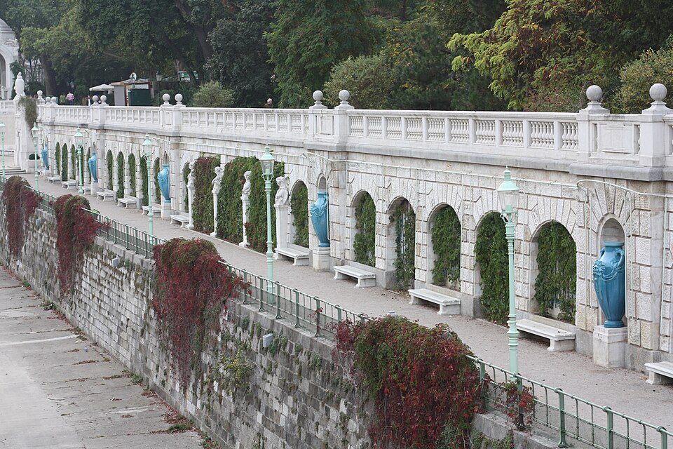 Datei:Stadtpark Wien 20091010 05.JPG